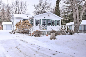 Green Lake Vacation Home with Screened Porch!